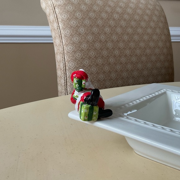 Christmas Santa With Gifts Platter Decoration- Reclining 🎁 - Picture 4 of 6